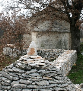 Kažun pored crkve svet Margarite