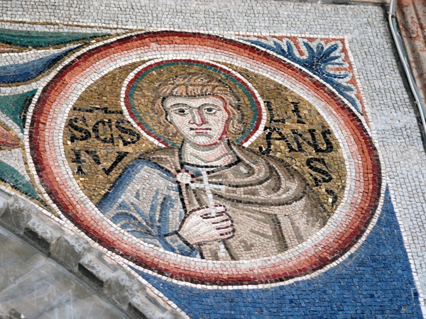 Ciborij Eufrazijeve bazilike,  mozaik svetog Julijana