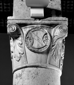 Kolonada, 6. stup sjeverne arkature, kapitel