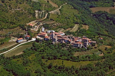 Zračni snimak  Kostanjice  iz 2006. godine