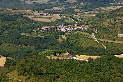 Zračni snimak  Kostanjice  iz 2006. godine