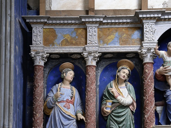 Kipovi svete Marije Magdalene i Katarine, reljefi  svetog Ivana Krstitelja, Poklonstva pastira, svetog Marka Evanđelista, Prikazanja u hramu i svetog Ivana Evanđelista