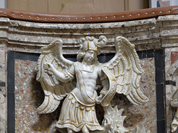 Propovjedaonica, kip svetog Mihovila