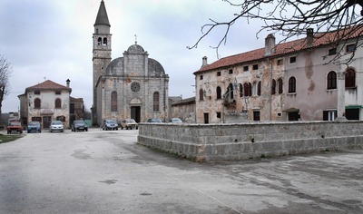 Glavni trg sa šternom u sredini