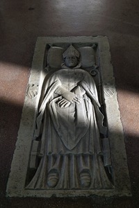 Nadgrobna ploča pulskog biskupa Michaela Orsinija (1475. - 1497.)