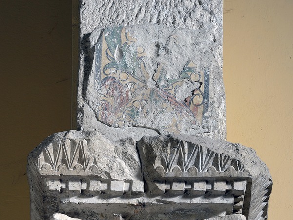 Južni kapitel trijumfalnog luka