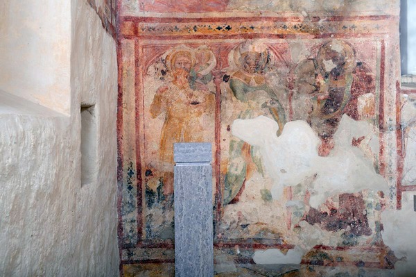 Zidna slika svetog Kristofora, biskupa i nepoznatog sveca