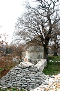 Kažun pored crkve svet Margarite